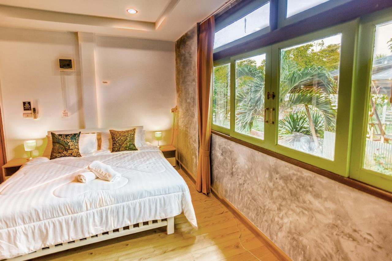 Tonmai Suites Koh Lanta Exterior photo