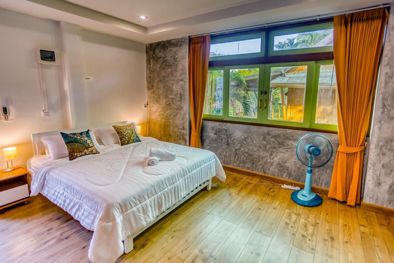 Tonmai Suites Koh Lanta Exterior photo